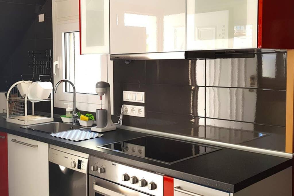 Renovated Lovely Apartment Near Airport & Sea Порто-Рафти Экстерьер фото