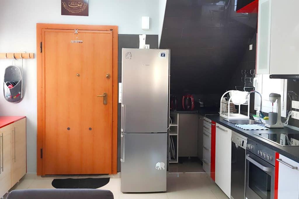 Renovated Lovely Apartment Near Airport & Sea Порто-Рафти Экстерьер фото